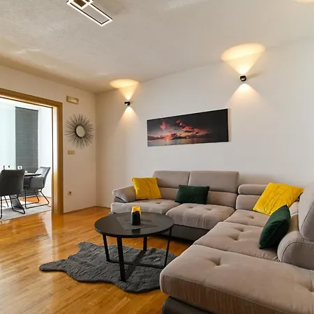 Apartmani Cesarica Trogir Exterior photo