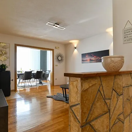 Apartmani Cesarica Trogir Exterior photo