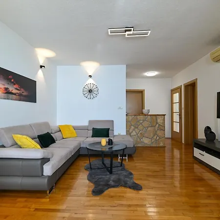 Apartmani Cesarica Trogir Exterior photo