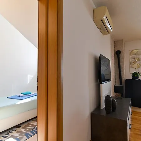 Apartmani Cesarica Trogir Exterior photo