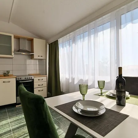 Apartmani Cesarica Trogir Exterior photo