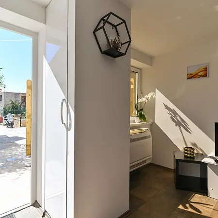 Apartmani Cesarica Trogir Exterior photo